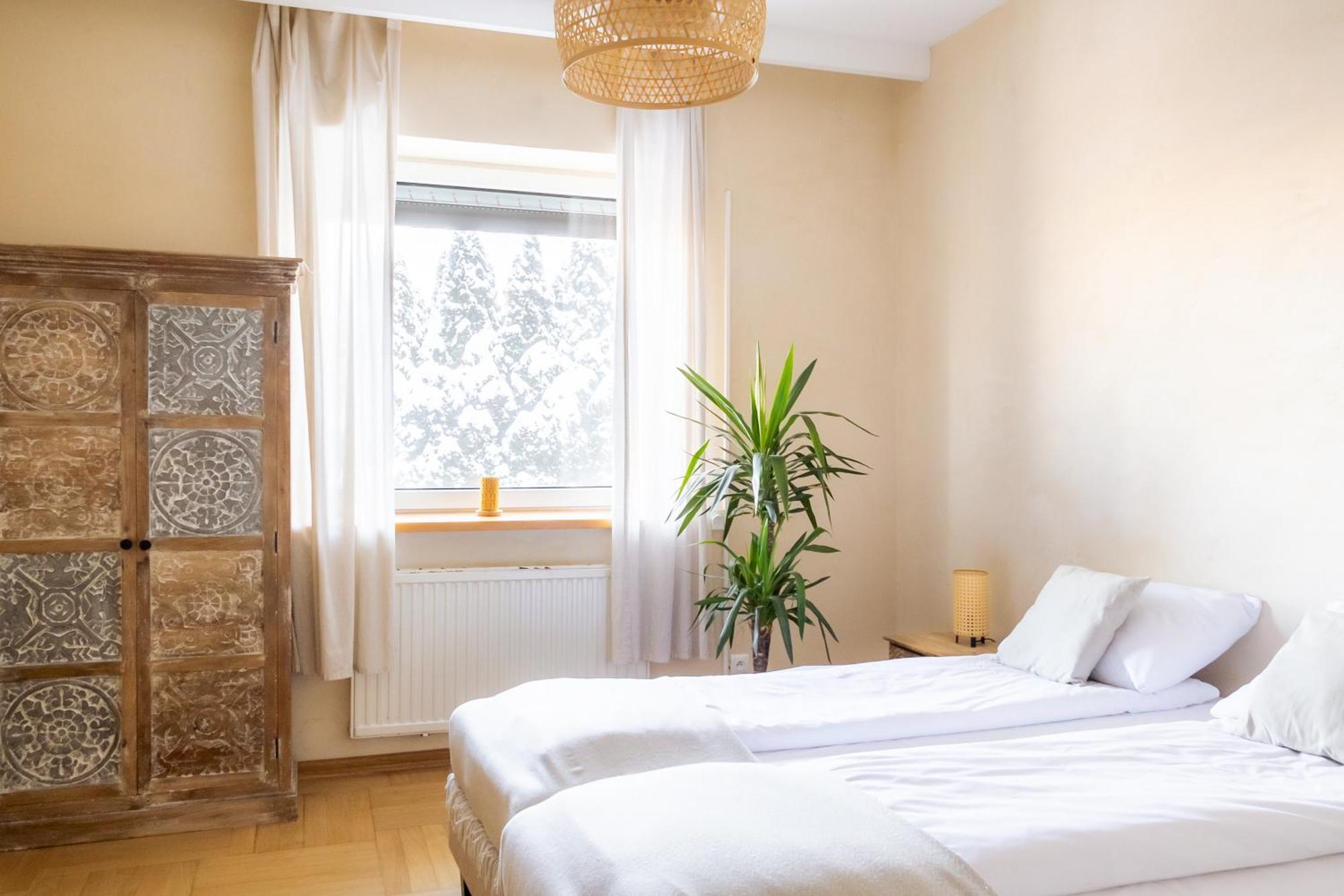 Blisshouse Luxurious Calm And Energetic Spot Near By Surrounded By The Forest Where Will Find Your Peace And Your People *